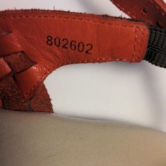 ‎Heavenly Comfort Red woven  leather sandals - Picture 4 of 10